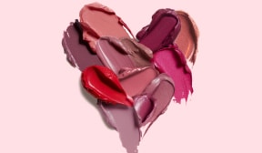 5 ярких трендов в макияже губ на лето-2025