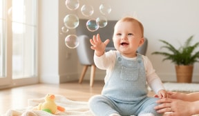 Игры с малышами до 1 года: развитие и безопасность