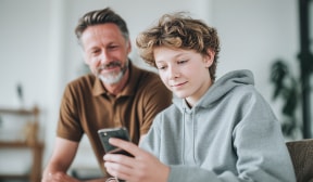 Кибербуллинг: как защитить ребенка в сети